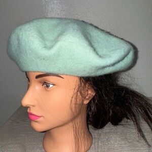 Laine Wool Beret Ladies New With Tags -green